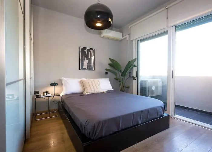Urban F House *