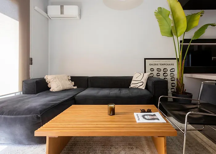 Urban F House * Kanálion