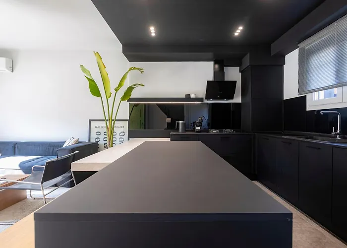 Urban F House * Kanálion